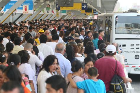 Caos En El Metropolitano Reportan Largas Colas En Estaci N Naranjal