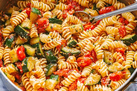 healthy tomato zucchini pasta recipe easy vegetarian pasta recipe