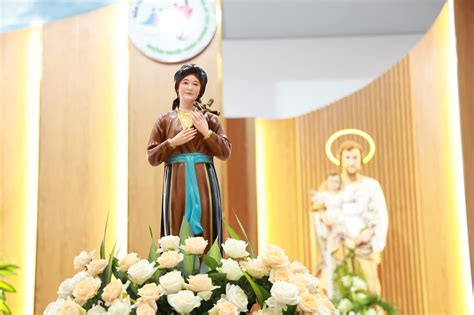 thanh le kinh thanh ane le thi thanh mung bon mang ban thang tien hon