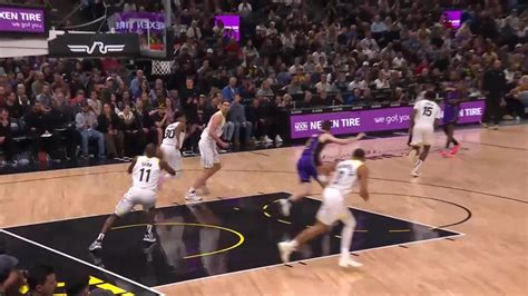 Kelly Olynyk with a deep 3 vs the Los Angeles Lakers - Yahoo Sports