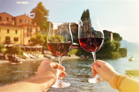 Focus Lago Maggiore Gattinara E Il Suo Pregiato Vino