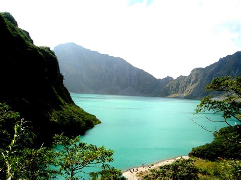 THE MT. PINATUBO CRATER LAKE DISCOVERY - Lakwatserong Tsinelas