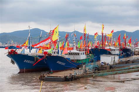 浙江开渔了！四个半月的禁渔后，迎来海鲜的大丰收，吃货们有福了象山