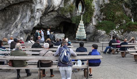 Un père se rend à Lourdes à pied pour honorer une promesse faite à sa