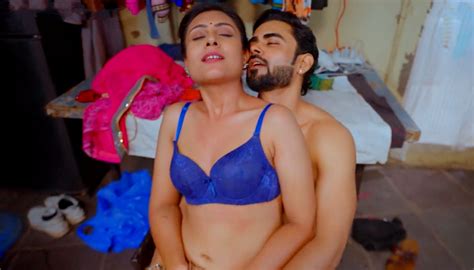 Gharwali Baharwali E04 Jugnu Hindi Hot Adult Web Series OOMAAL