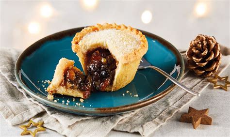 Morrisons Café gives away free cakes