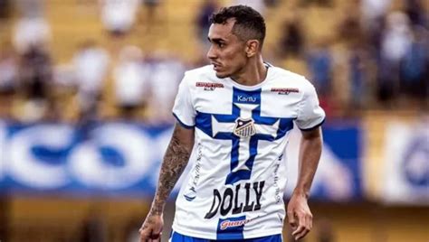 Ex Santos Luan Dias Se Destaca Em Partida Contra O Vasco