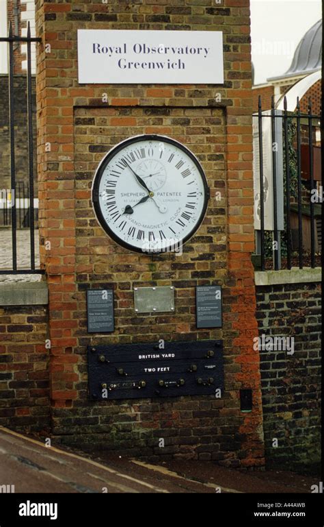 The Greenwich time clock in Greenwich park London Stock Photo - Alamy