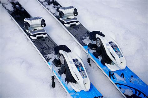 ski bindings    switchback travel