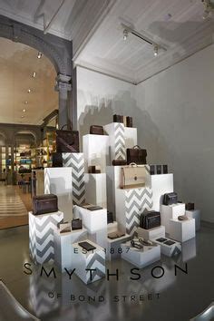 Smythson, Bond Street. Simple but yet effective to help merchandise the ...