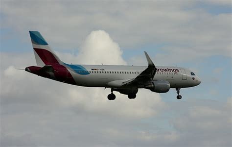 Eurowings D AIZR Airbus A 320 214 Sr 23 06 2015 HAM E Flickr