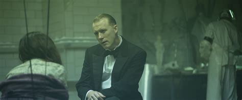 cadaver  review film summary  roger ebert