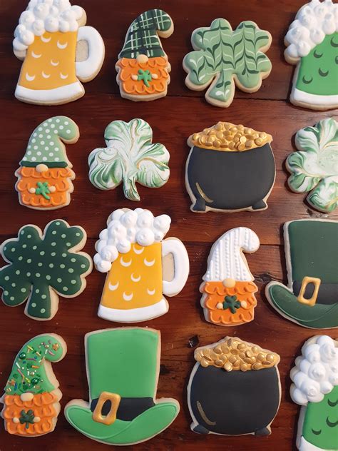 St. Paddy's day cookies! : r/cookiedecorating