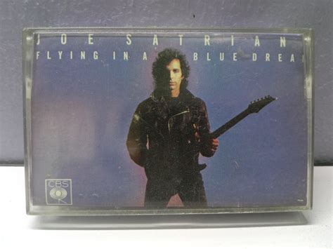 Kaset Joe Satriani Flying In A Blue Dream Hobbies Toys Music