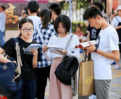 江苏省高考女状元，遭多所985名校拒绝录取，成为“最惨状元”白湘菱成绩高校