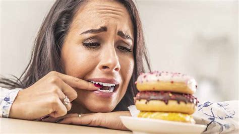 5 Ways to Combat Cravings in 2025 | LK Fitness