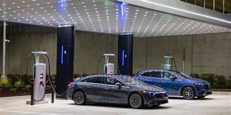 Mercedes Ladestationen für Elektroautos erobern USA Nau Automobile