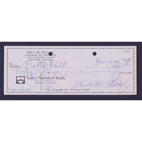 Casey Stengel Signed 1961 Personal Bank Check Beckett Pristine Auction