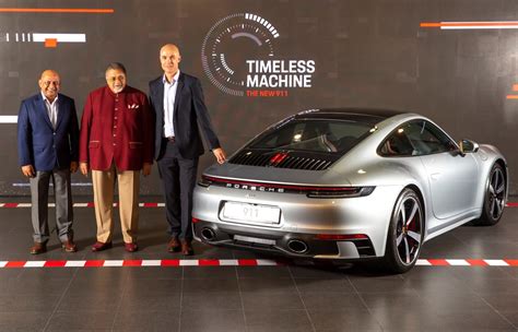 New 911 arrives at Porsche Centre Dubai – All about wheels