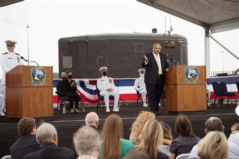 DVIDS - Images - USS Vermont Celebrates Commissioning [Image 5 of 9]