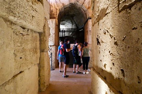 Colosseum Night Opastettu Kierros Ja Valinnainen Vierailu Areenalle Tai