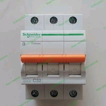 Jual Ins Mcb Schneider Domae 3P 32A 3 Phase 32 Ampere Original