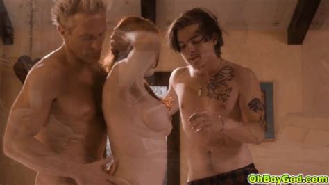 Tyler Joins Clarke Penetrating Jupiter S Pussy Smurry