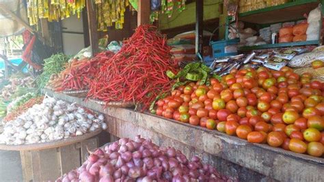 Update Harga Bahan Pokok Mamuju Bawang Merah Tembus Rp 40 Ribu Ikan