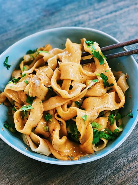 Making Your Own Chinese Hand-pulled Noodles (4 Ingredients!) - Tiffy Cooks