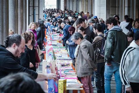 Portici Di Carta Due Chilometri Di Libreria A Torino Babelezon