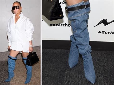 Jennifer Lopez wears world's most ridiculous boots | Canoe.Com