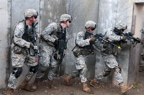 Paratroopers get back to the basics with Battle Drill 1 | Article | The United States Army