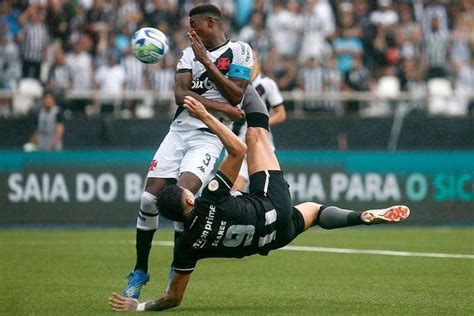 Botafogo Encaçapa O Vasco E Mantém Vantagem Na Liderança Do Brasileiro