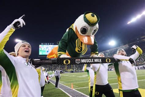 History of the Oregon Ducks Mascot | College Football Network