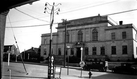 The Historic Carroll County Courthouse circa the turn of the 20th ...