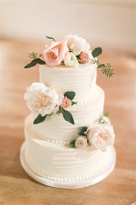 Tier Buttercream Wedding Cake In Swirl Design With Fresh Blooms Decor