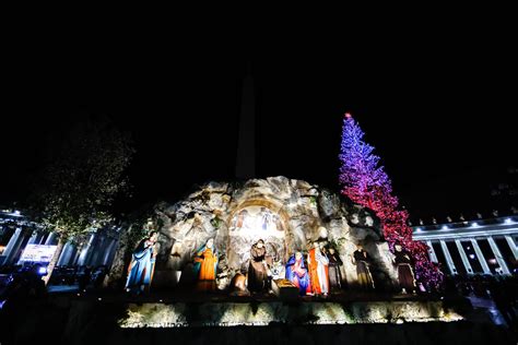 Photos Pope Dedicates Special Anniversary Nativity Scene