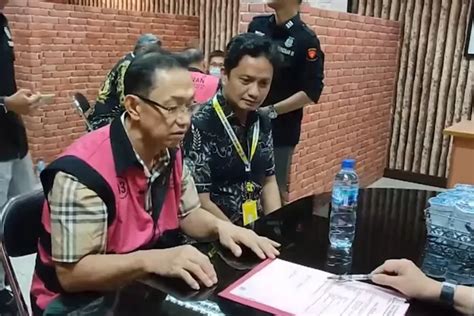 Daftar Pencucian Uang Thamron Alias Aon Rp6 Miliar Disimpan Dalam