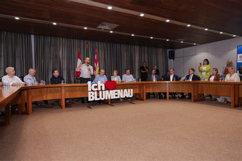 Em Blumenau Jorginho anuncia R 67 milhões via BRDE e trata da compra