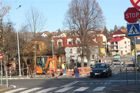 Utrudnienia w ruchu usunięcie awarii na skrzyżowaniu ul Pardyaka z