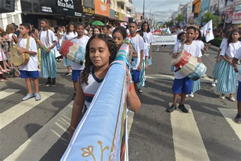 A Gazeta Vila Velha Comemora Anos Desfile C Vico No Centro Da