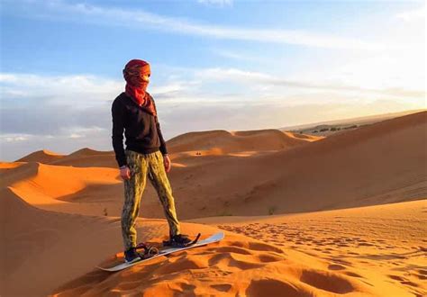 Dubaï Safaris dans le désert balade à dos de chameau dîner barbecue