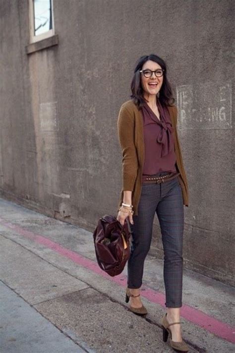 Fashionable Work Outfits For Women To Score A Raise Styleoholic