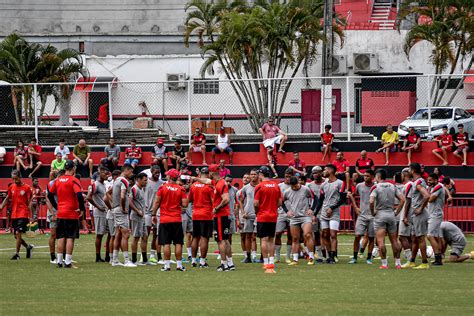 Diretoria Do Vitória Ainda Vai Contratar Dois Jogadores Para 2023