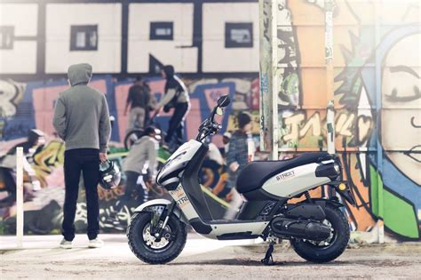 Motorrad Vergleich Peugeot Streetzone Naked Vs Peugeot Streetzone Naked