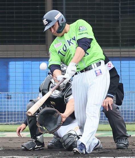 【トライアウト】元ヤクルト中山翔太が新妻へ届ける豪快弾「アピール出来たかな」 古巣派手ユニ着用 ライブドアニュース