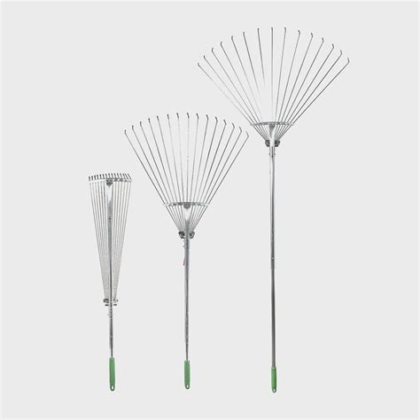 10 Best Leaf Rakes for 2024 | The Family Handyman