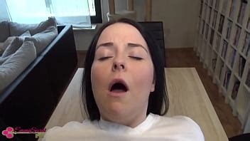 Cremita Por La Ma Ana Emma Secret Follada Desnuda Sobre La Mesa De La Cocina Xvideos