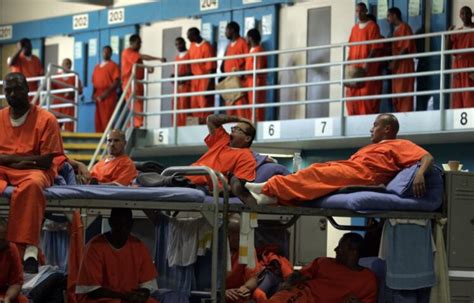 How Prisons In The Us Are Combating Racism Gang Culture The Frisky