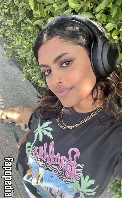 Yamini Nambimadom Nude Leaks Photo 1504600 Fapopedia